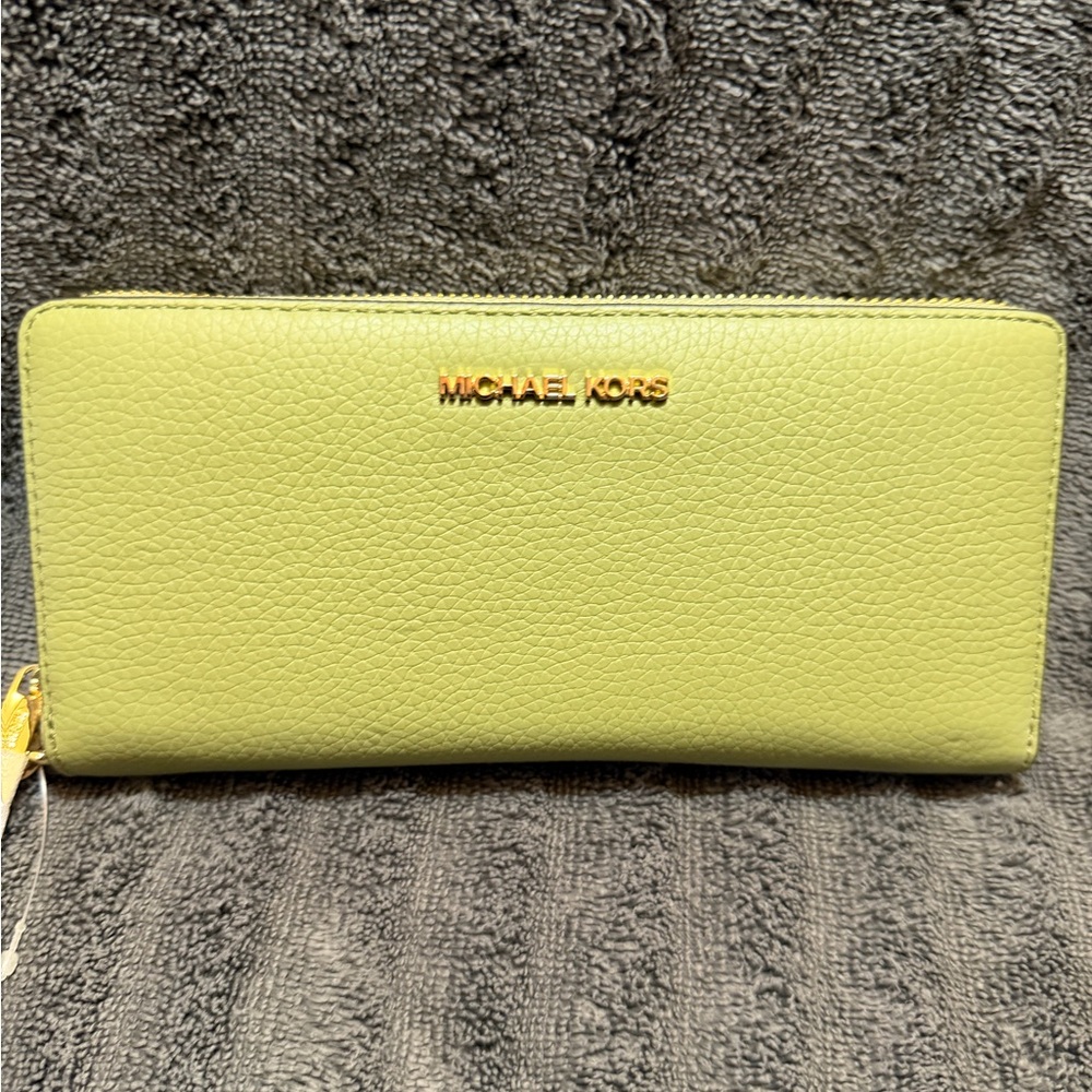Michael Kors Jet Set Travel Large Continental Wallet-NEW - Light Sage color